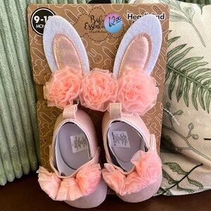 BNWT baby shoes and headband set. 9-12 months